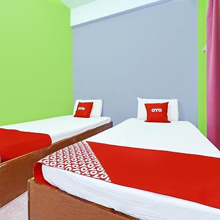 Oyo 90565 Teresek View Motel Kuala Tahan Zewnętrze zdjęcie