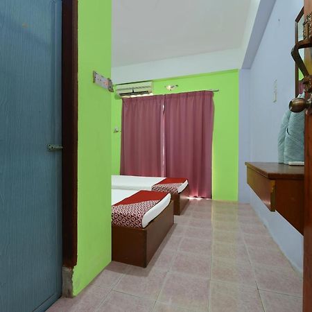 Oyo 90565 Teresek View Motel Kuala Tahan Zewnętrze zdjęcie