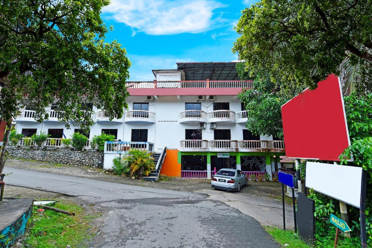 Oyo 90565 Teresek View Motel Kuala Tahan Zewnętrze zdjęcie