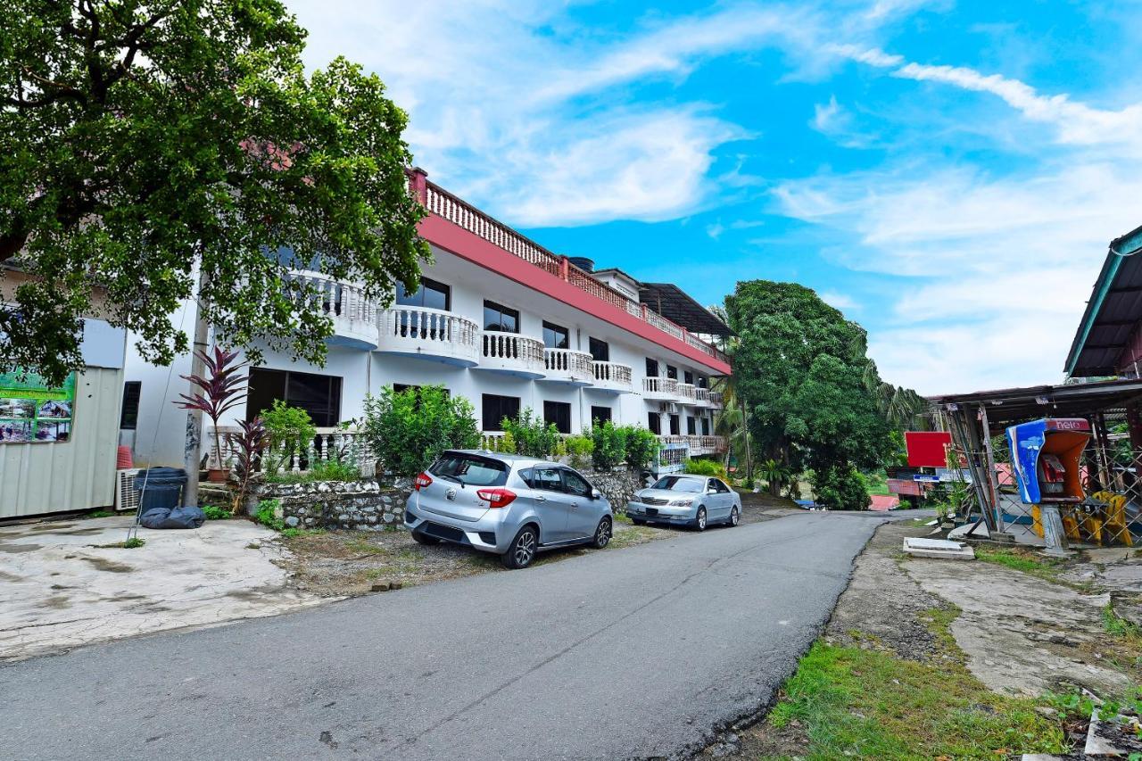 Oyo 90565 Teresek View Motel Kuala Tahan Zewnętrze zdjęcie