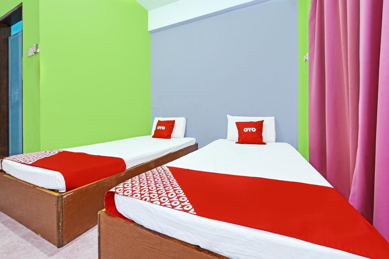 Oyo 90565 Teresek View Motel Kuala Tahan Zewnętrze zdjęcie
