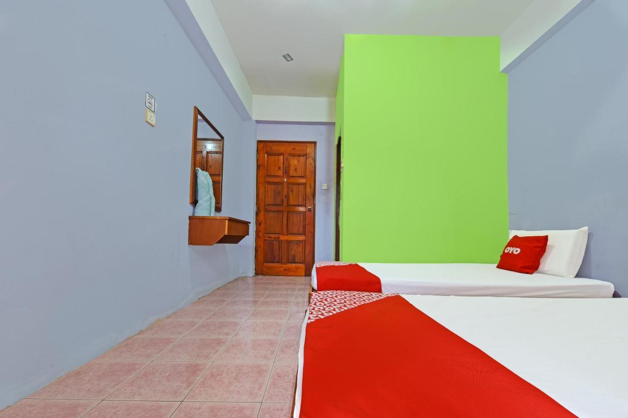 Oyo 90565 Teresek View Motel Kuala Tahan Zewnętrze zdjęcie
