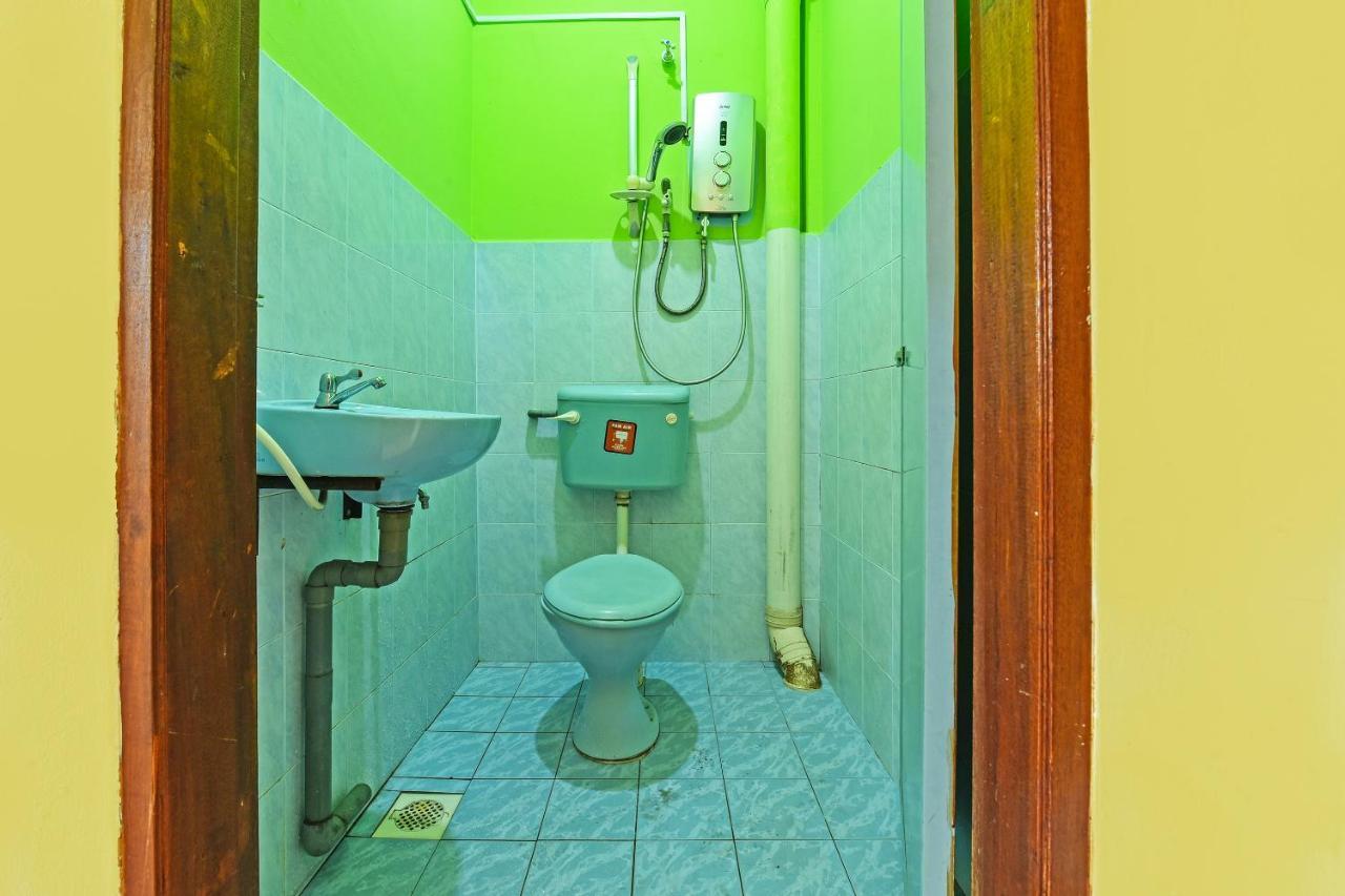 Oyo 90565 Teresek View Motel Kuala Tahan Zewnętrze zdjęcie