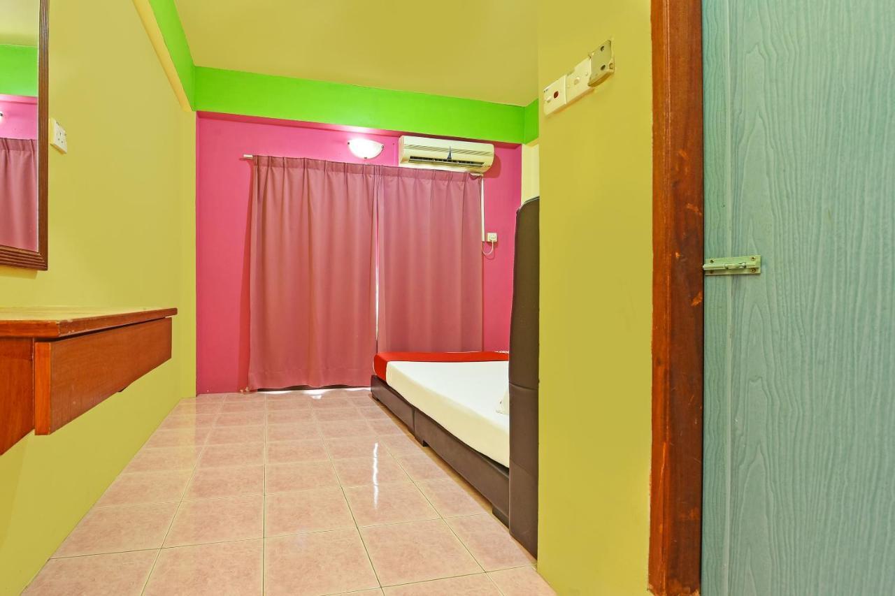Oyo 90565 Teresek View Motel Kuala Tahan Zewnętrze zdjęcie
